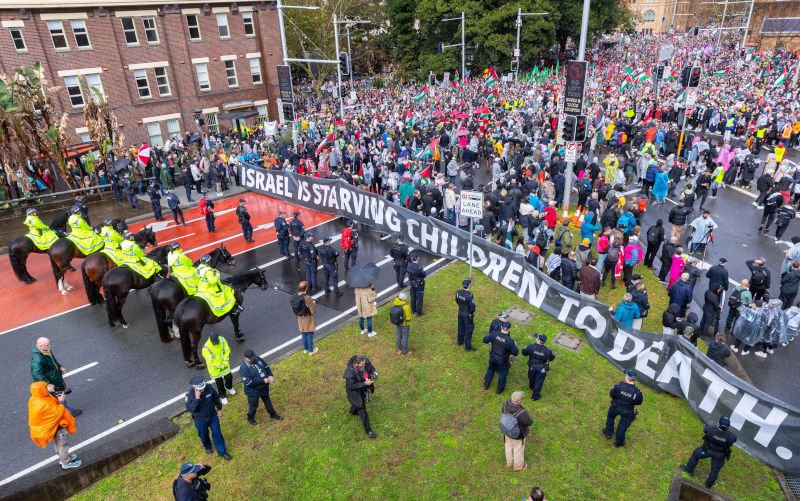 Middle Australia marches