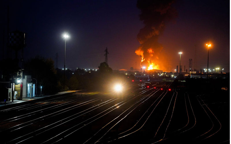 Tehran, Iran. 15th June, 2025. Fire and smoke rise into the sky after an Israeli attack on an oil depot in Tehran, Iran, at dawn on Sunday, June 15, 2025. Photo by Ahmad Hatefi /UPI Credit: UPI/Alamy Live News. Contributor: UPI / Alamy Stock Photo Image ID: 3BJEYH6 Israel uses Iran's enrichment program as pretext for regime change