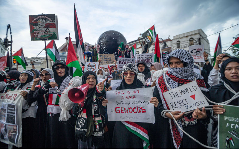 June 15, 2025, Bandung, West Java, Indonesia: Protesters wave Palestinian flags Contributor:-ZUMA-Press,-Inc./Alamy-Stock Photo-Image-ID:3BJEM79 Trump 2.0 alienates Southeast Asia’s next generation