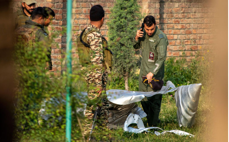 Srinagar, India. 07th May, 2025. Indian forces look at a part of an unknown aircraft crushed in Wuyan near Indian-administered Kashmir's main city of Srinagar. India fired missiles at Pakistani territory early on May 7, killing at least eight people, according to Pakistan, which said it had begun retaliating in a major escalation between the nuclear-armed rivals. Credit: SOPA Images Limited/Alamy Live News. Contributor: SOPA Images Limited / Alamy Stock Photo Image ID: 3B80CKG 'Escalation risks catastrophe': Restraint urged as Pakistan hits back after Indian strikes