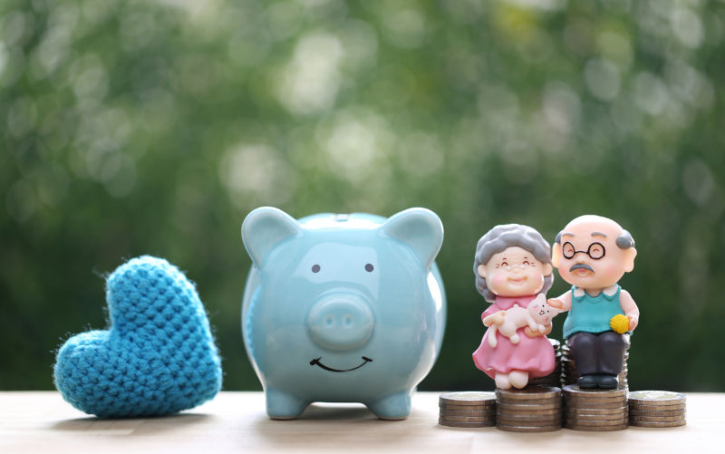 Love couple senior and piggy bank on natural green background, Save money for prepare in future and pension retirement concept. Image: iStock / MonthiraYodtiwong I have good news and bad about your superannuation
