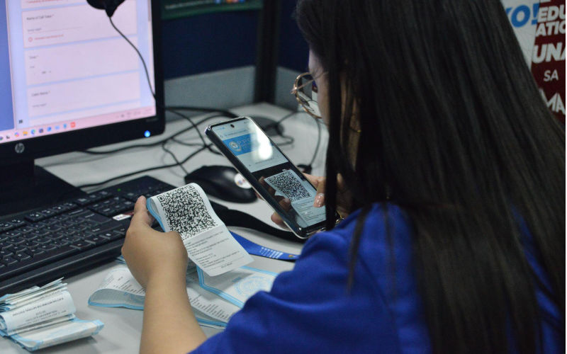 Bacoor, Cavite, Philippines. 13th May, 2025. Volunteers sort and encode election returns at the command centre of the Parish Pastoral Council for Responsible Voting, a church-backed election watchdog, in Manila on May 13, 2025. (Credit Image: (c) Zedrich Xylak Madrid/ZUMA Press Wire) EDITORIAL USAGE ONLY! Not for Commercial USAGE! Credit: ZUMA Press, Inc./Alamy Live News Contributor: ZUMA Press, Inc. / Alamy Stock Photo Image ID: 3BAMW3W International observers find Philippine mid-term elections not free and fair