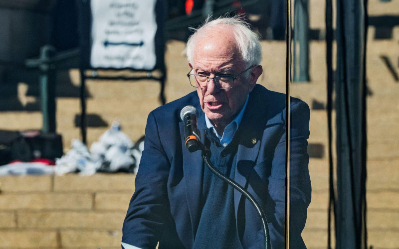 Bernie Sanders: "No kings"
