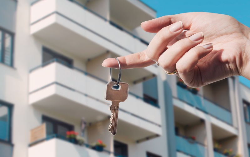 Real estate agent holding keys to new flat. Real estate, buy a home concept. Image iStock / Creditsimpson33 Proposed housing development in Ipswich raises red flags