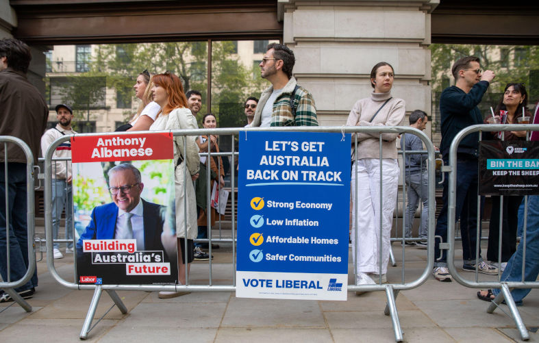 A fistful of dollars: The dumbing down of Australian election campaigns A fistful of dollars: The dumbing down of Australian election campaigns