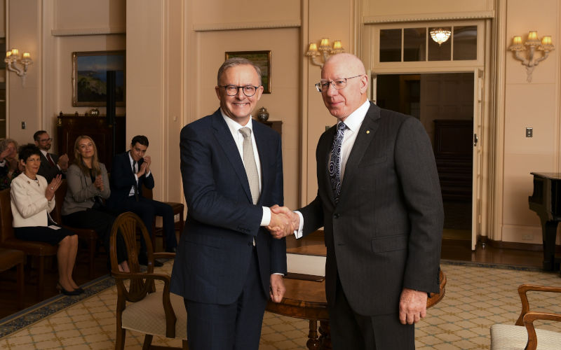 Anthony Albanese shakes hands with the Governor General David Hurley after being sworn in as Australia's Prime Minister on 23 May 2022