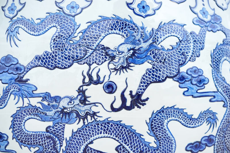 A beautiful dragon pattern on a Chinese water jar