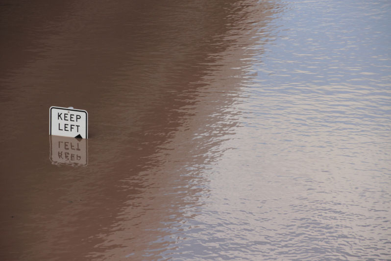 Brisbane flood top of road sign