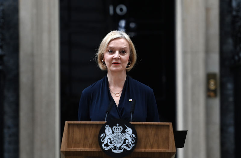 Liz Truss resignation speech -epaselect epa10254381/AAP