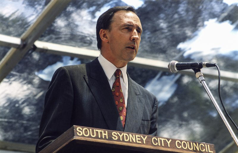 Paul_Keating_delivering_the_Redfern_Speech_at_Redfern_Park,_1992.tif Image:Wikimedia Commons