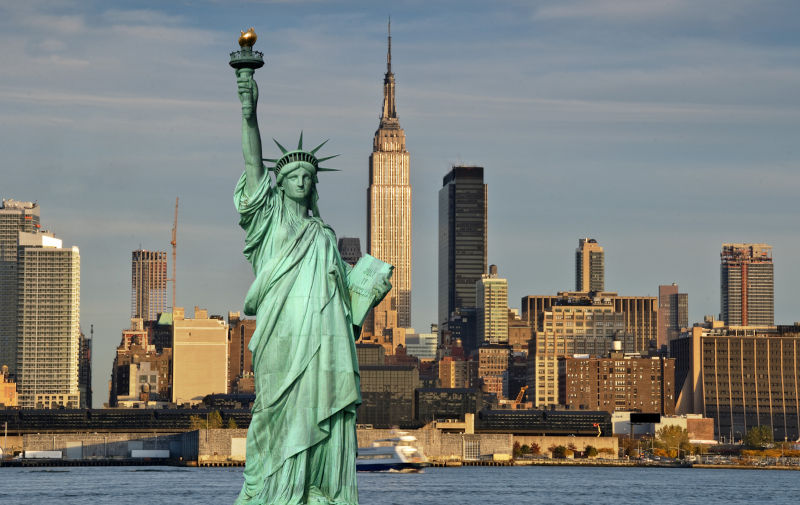 New York empire state building and statue of liberty.