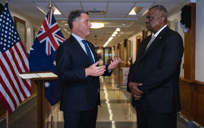 Secretary of Defence Lloyd J. Austin III and Australian Deputy Prime Minister and Minister of Defence Richard Marles participate in a bilateral exchange at the Pentagon, Washington, D.C., Dec. 5, 2022. Image: Flickr / (DoD photo by U.S. Navy Petty Officer 2nd Class Alexander Kubitza)