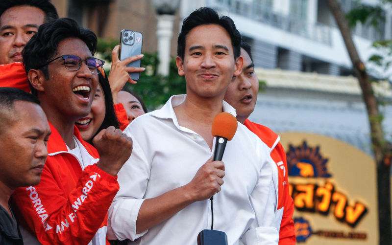 Pita Limjaroenrat Move Forward Party leader and prime minister candidate, speaks to his supporters as they celebrate the party's election results in Bangkok. Image: Alamy/ Chaiwat Subprasom / SOPA Images/Sipa USA