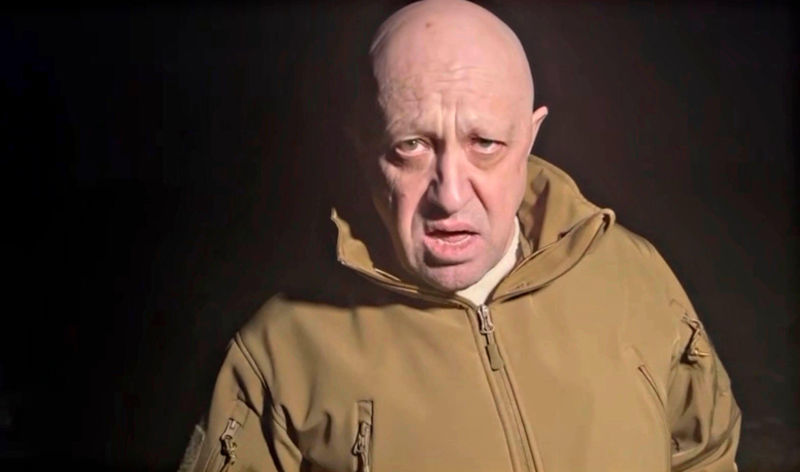 2PYYHRB Bakhmut, Ukraine. 05th May, 2023. Russian Yevgeny Prigozhin, owner of the Wagner Group of mercenaries broadcasts a tirade against Russian Defense Minister Sergei Shoigu accusing the military command of starving his forces of ammunition and supplies, May 4, 2023 near Bakhmut, Ukraine. Prigozhin, standing in a field of bodies of his soldiers killed in battle threatened to withdraw from the frontlines. Credit: Pool Photo/Wagner Group/Alamy Live News